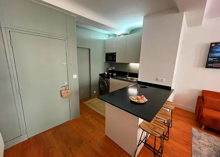 Elegant En Hypercentre Dans Le Quartier Historique Anime Avec Parking Gratuit